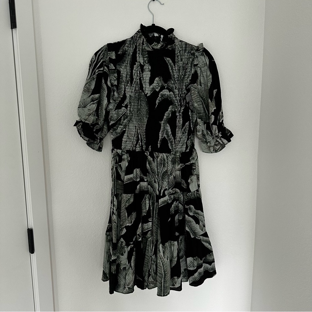 Elliott Los Smocked Mini Dress Mock Neck Black Palm Print Size Small Women’s - Picture 2 of 13